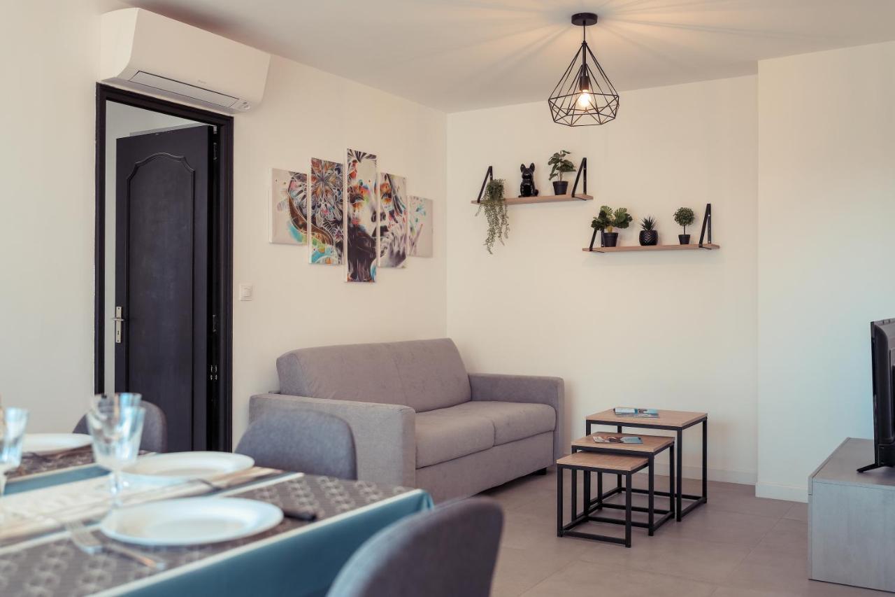 Chic Appart Du Port Fréjus Εξωτερικό φωτογραφία