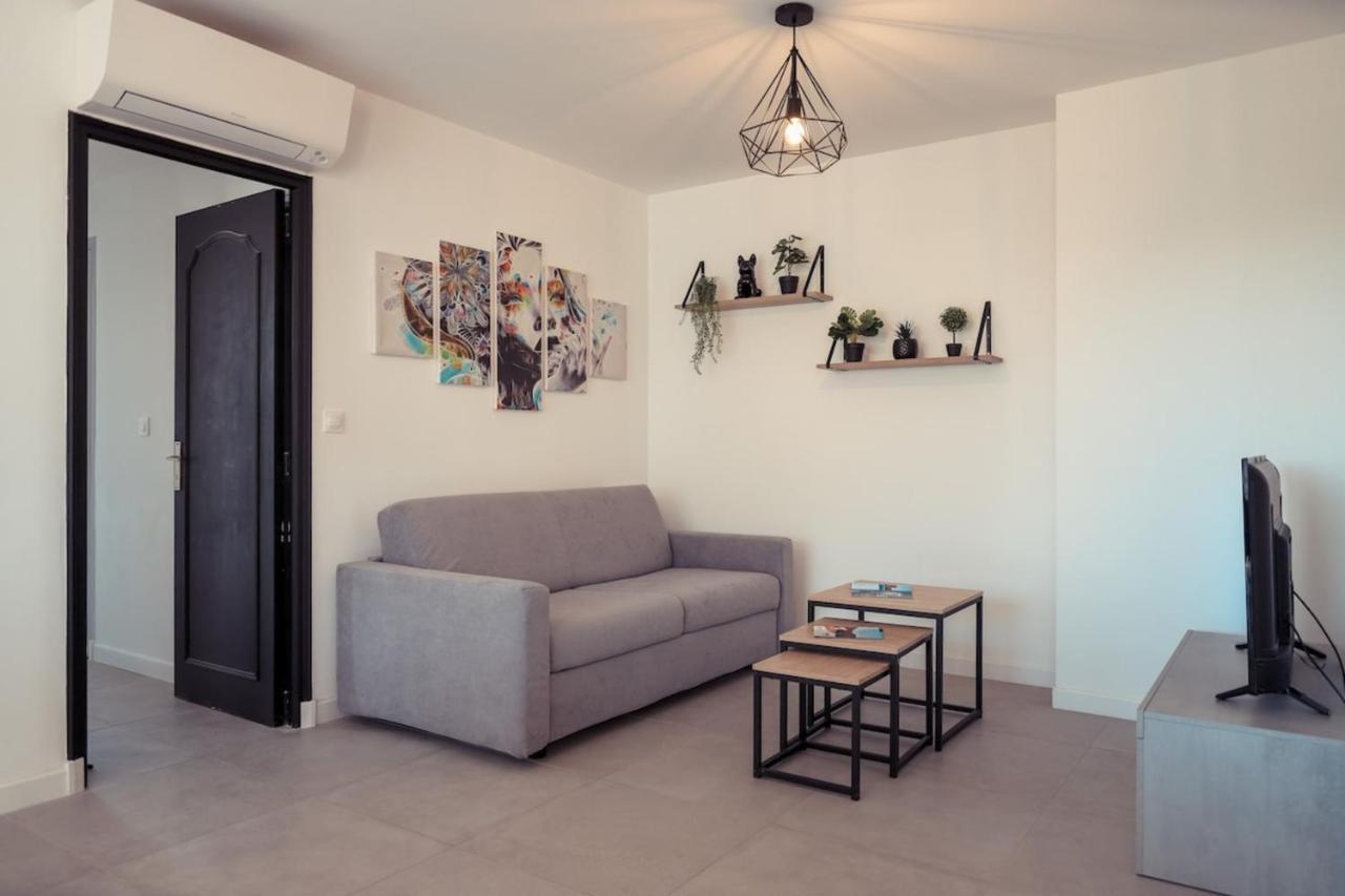 Chic Appart Du Port Fréjus Εξωτερικό φωτογραφία