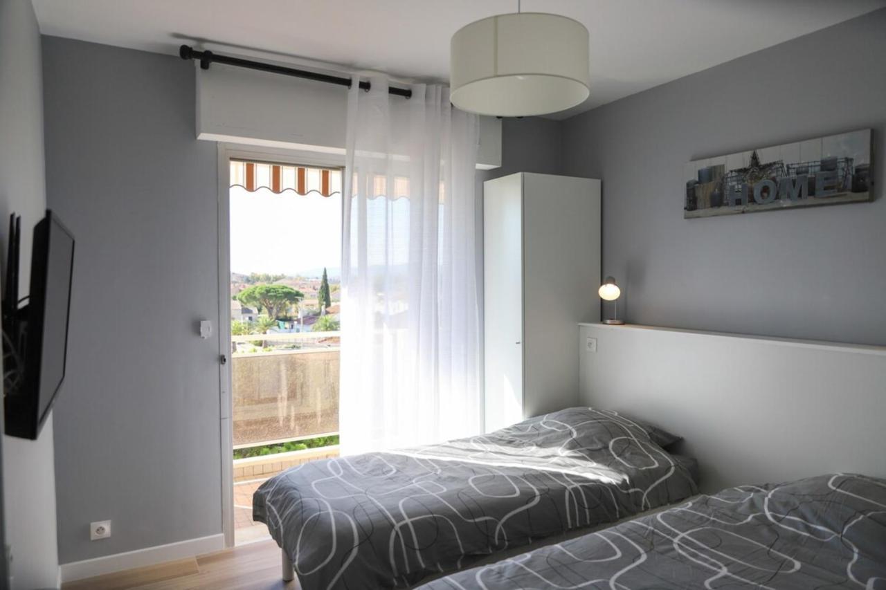 Chic Appart Du Port Fréjus Εξωτερικό φωτογραφία
